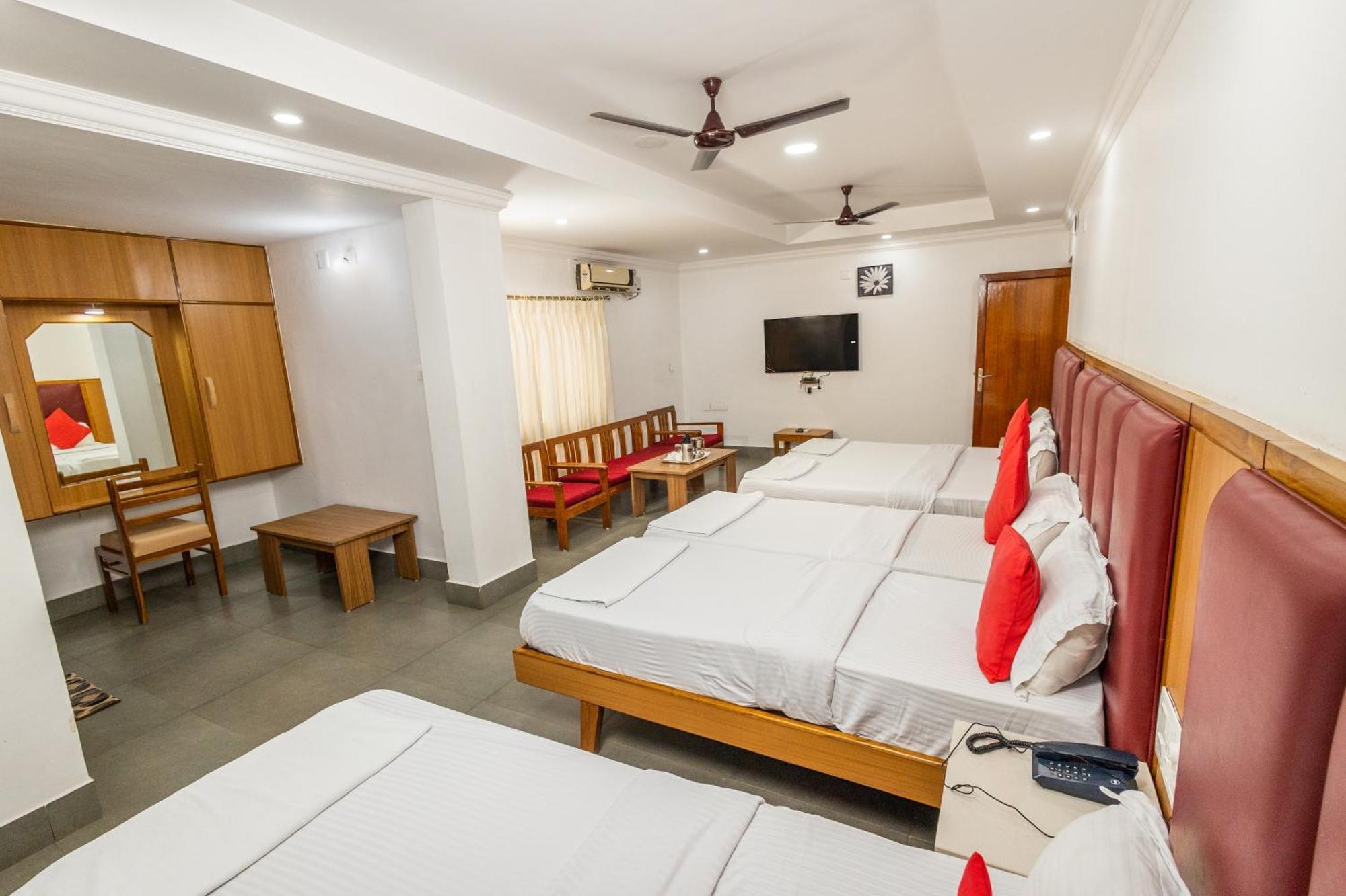 Hotel Janardana Udupi Exterior foto