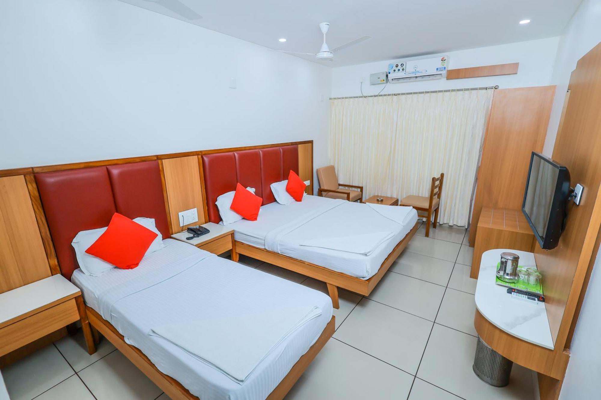 Hotel Janardana Udupi Exterior foto