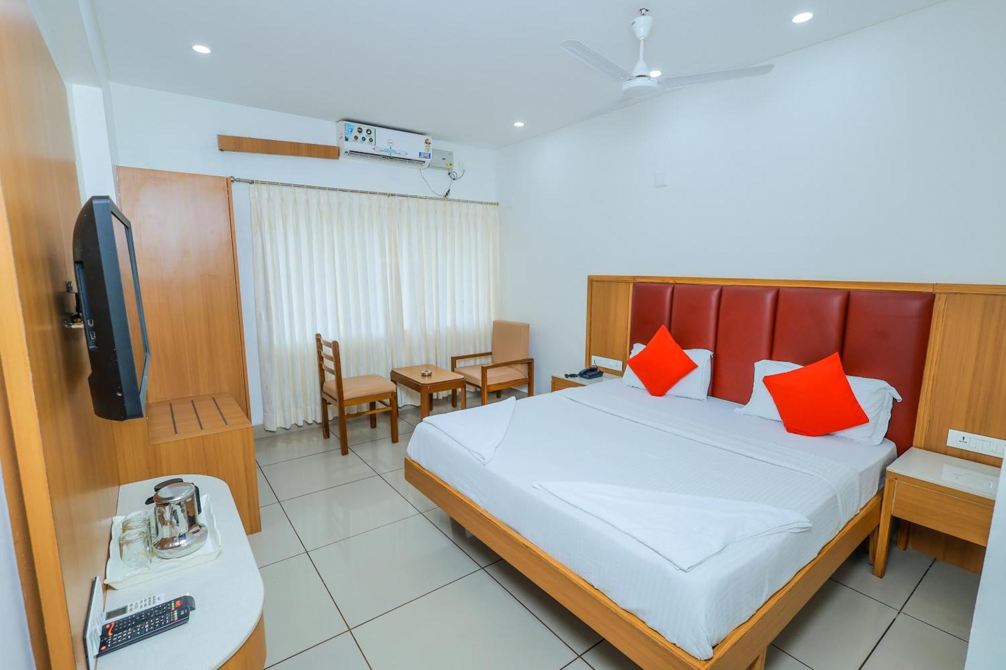 Hotel Janardana Udupi Exterior foto